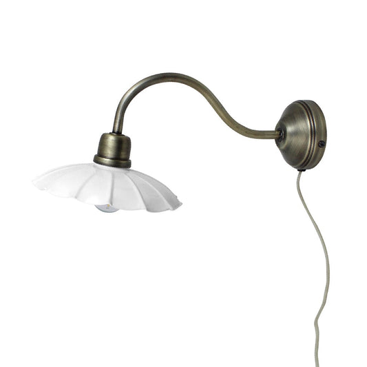 Vägglampa Gustav Vit/Antik Mässing – Strömshaga